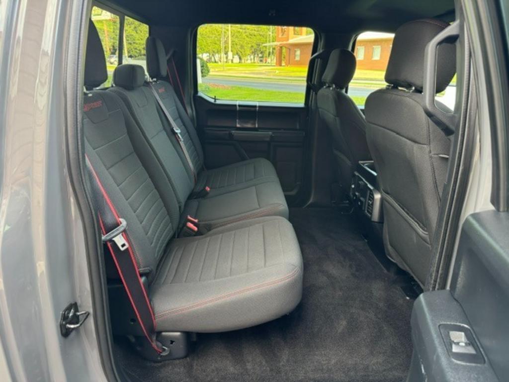 2018 Ford F150 - $27,995