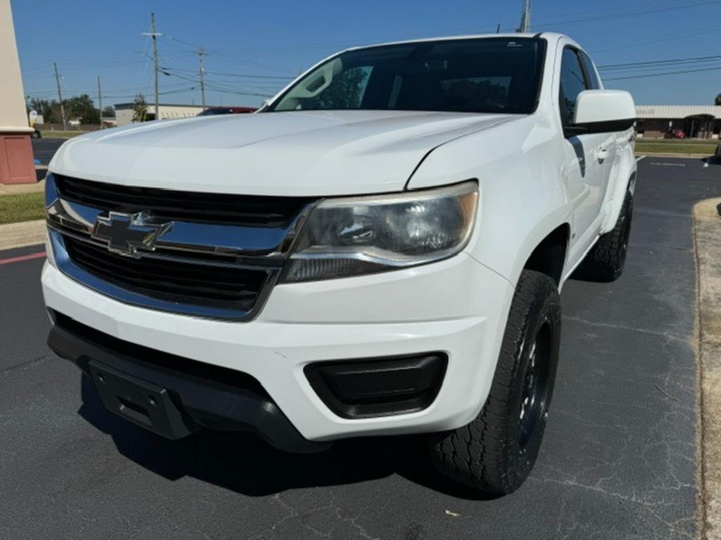 2017 Chevrolet Colorado - $15,995