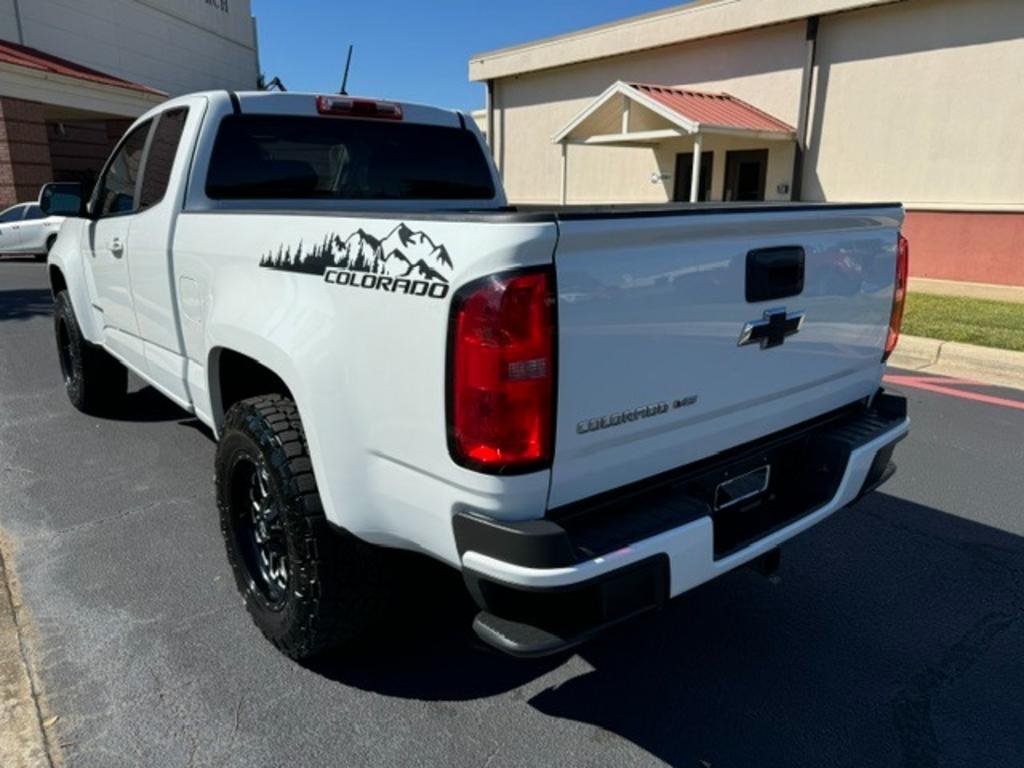 2017 Chevrolet Colorado - $15,995
