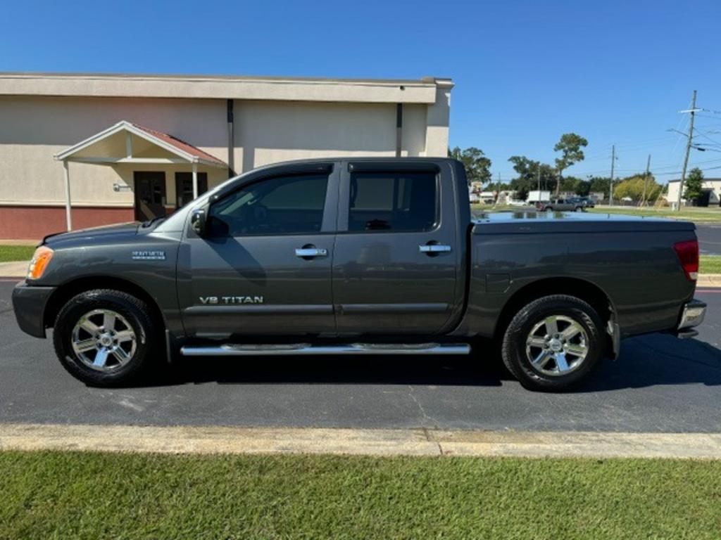 2012 Nissan Titan SV