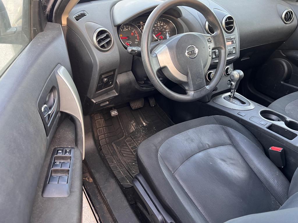 2013 Nissan Rogue S photo