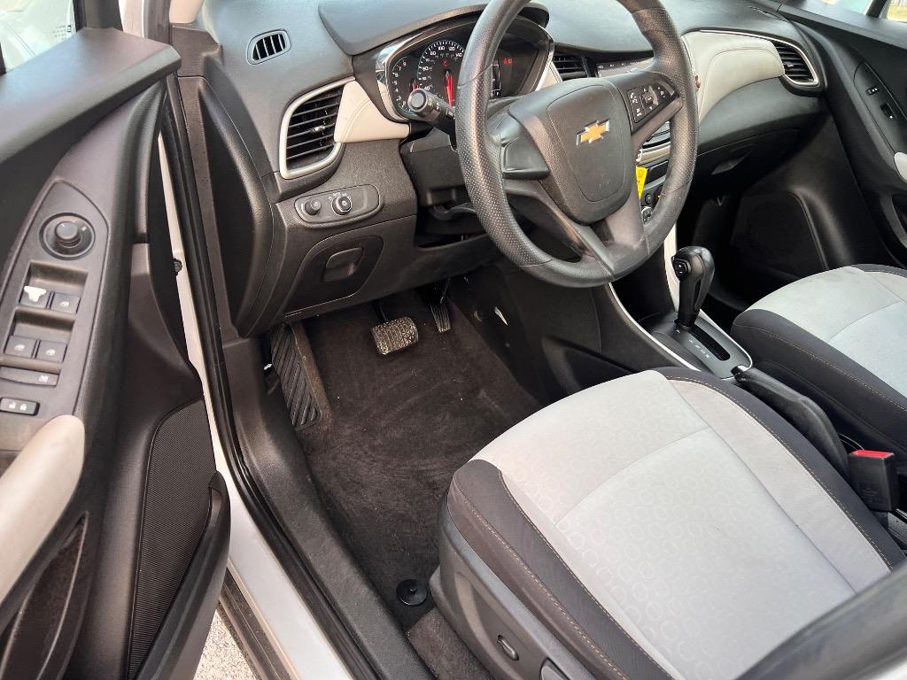 2018 Chevrolet Trax LS photo