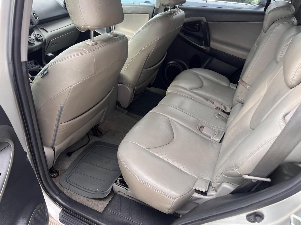 2011 Toyota RAV4 photo
