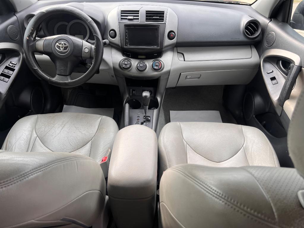 2011 Toyota RAV4 photo