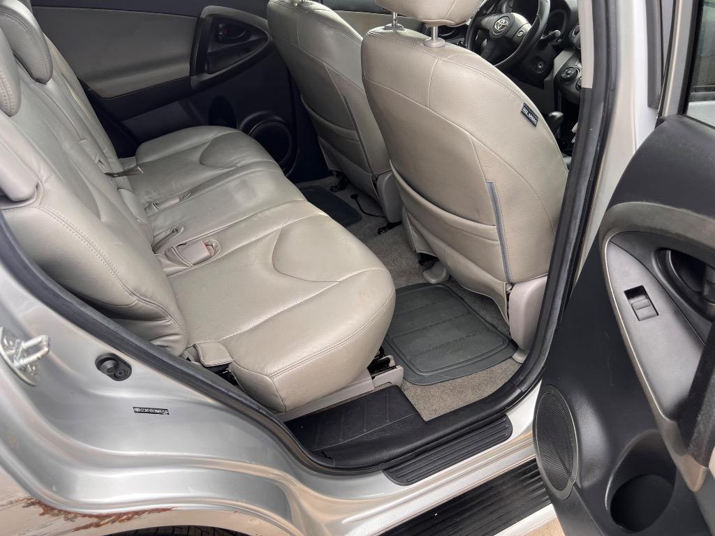 2011 Toyota RAV4 photo
