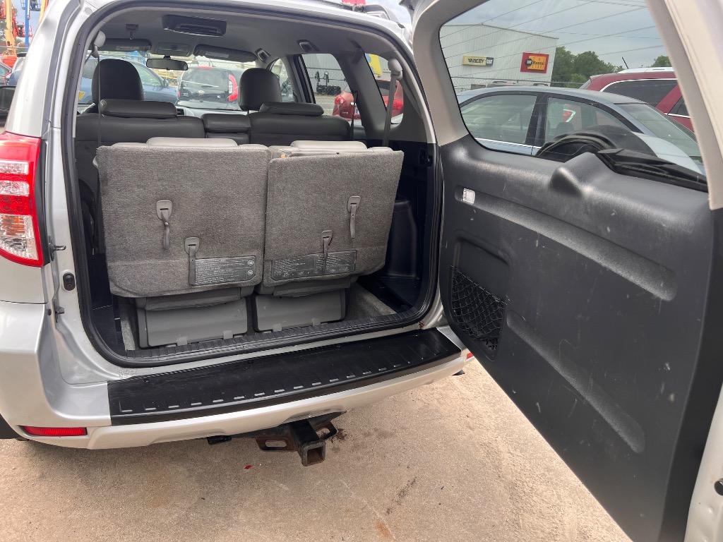 2011 Toyota RAV4 photo