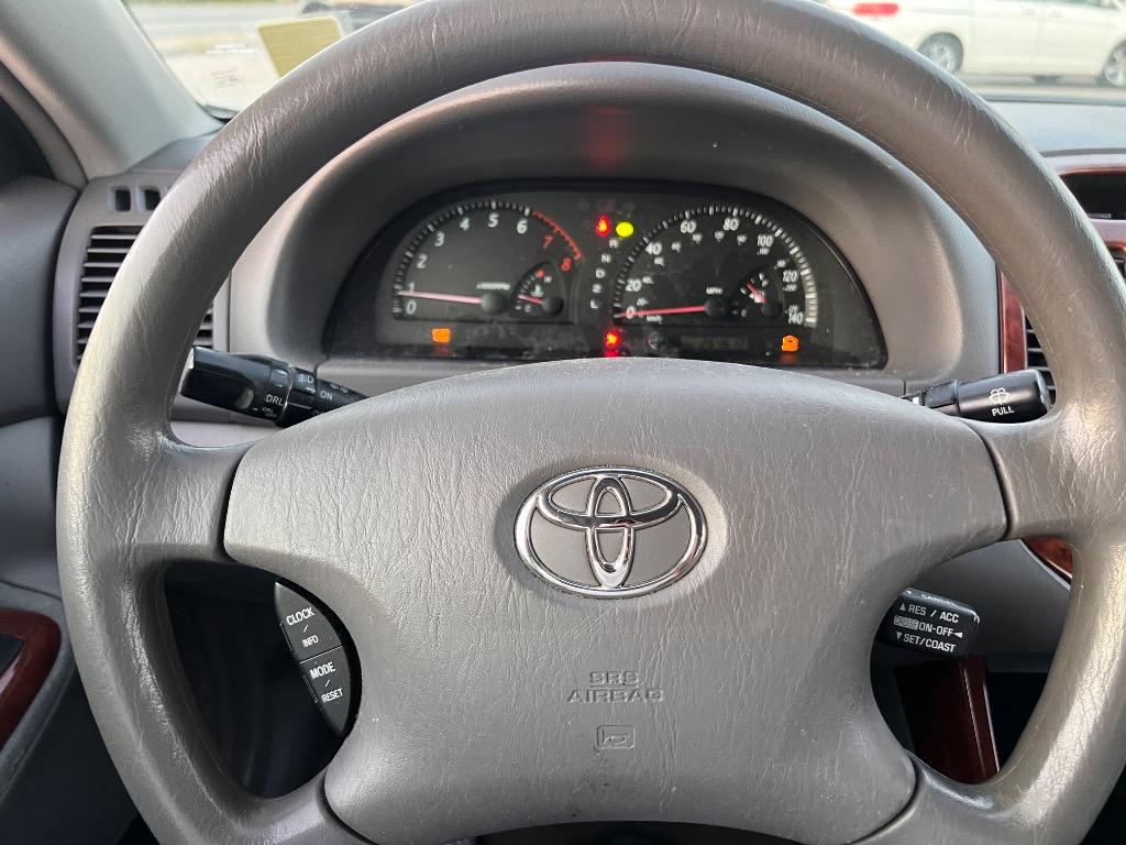2004 Toyota Camry LE photo