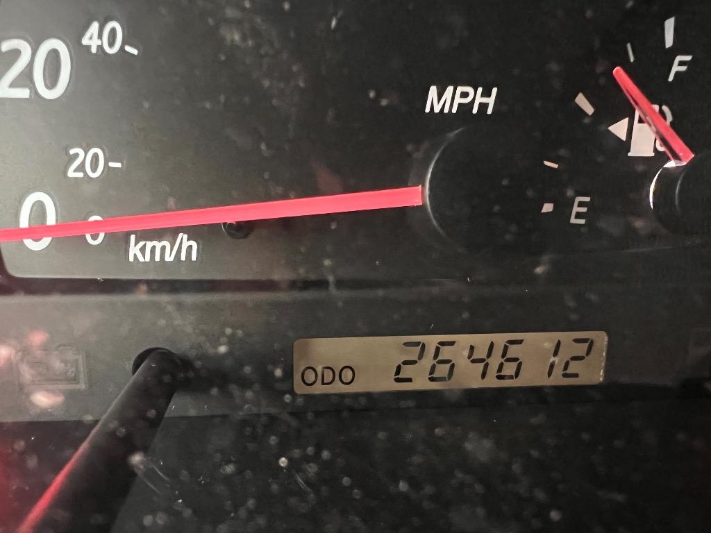 2004 Toyota Camry LE photo