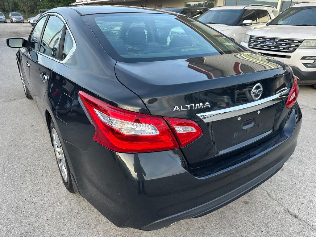 2017 Nissan Altima - $6,900