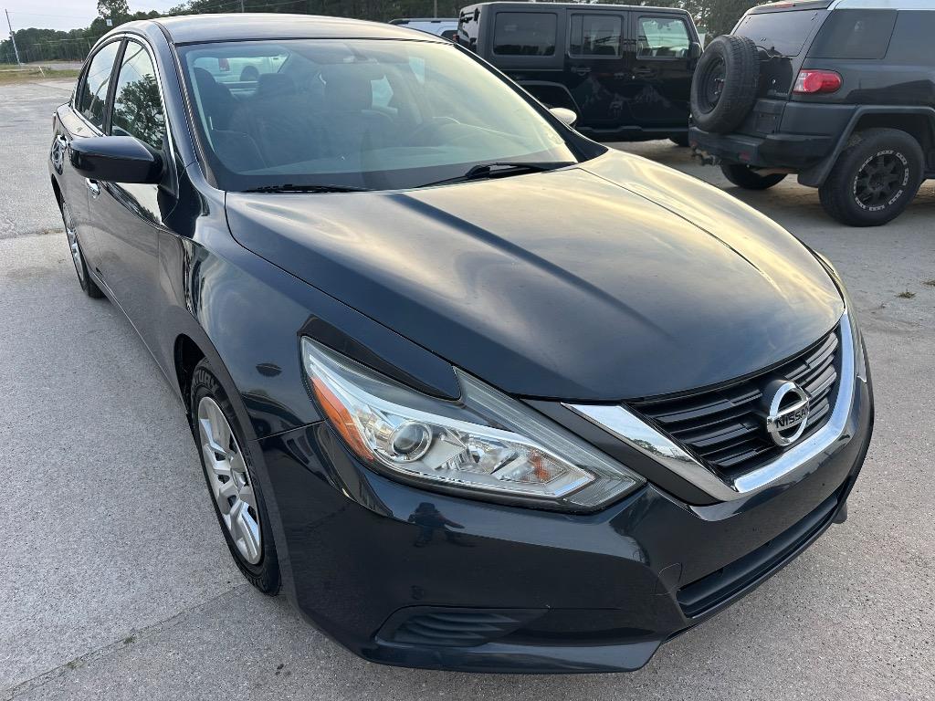 2017 Nissan Altima - $6,900