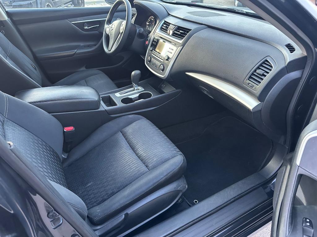 2017 Nissan Altima - $6,900