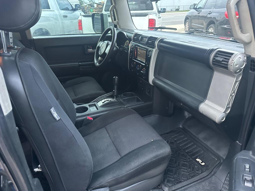 2007 Toyota FJ Cruiser - $5,900