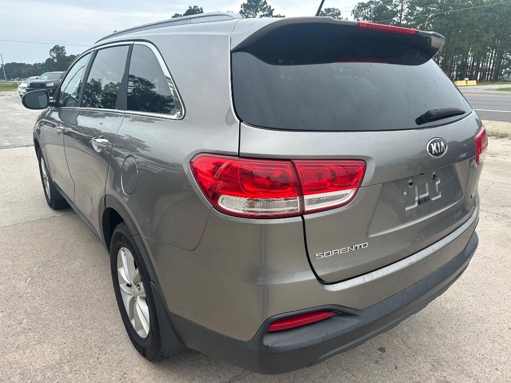 2016 Kia Sorento - $6,900