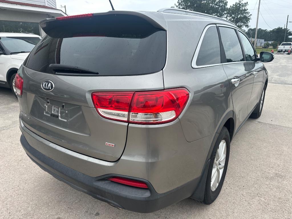 2016 Kia Sorento - $6,900
