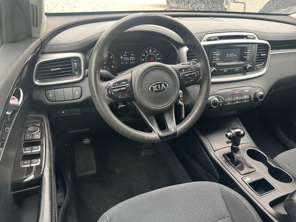 2016 Kia Sorento - $6,900