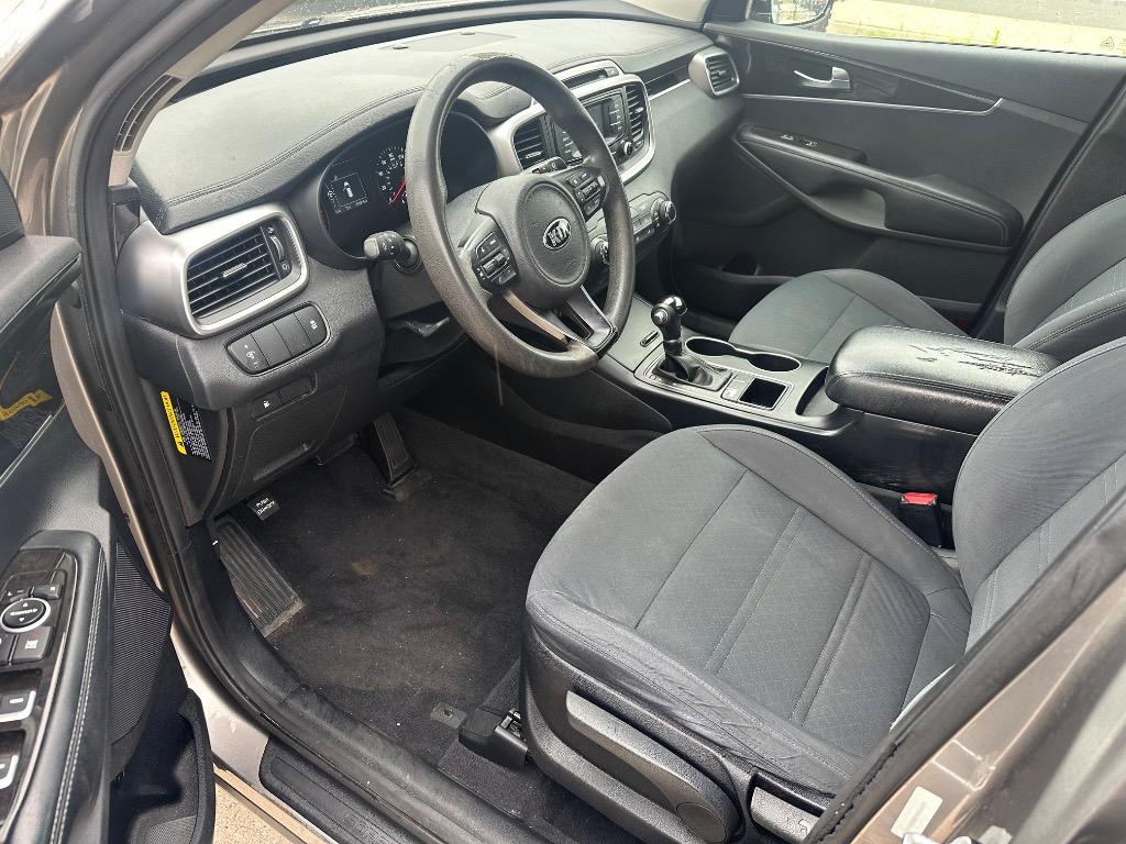 2016 Kia Sorento - $6,900