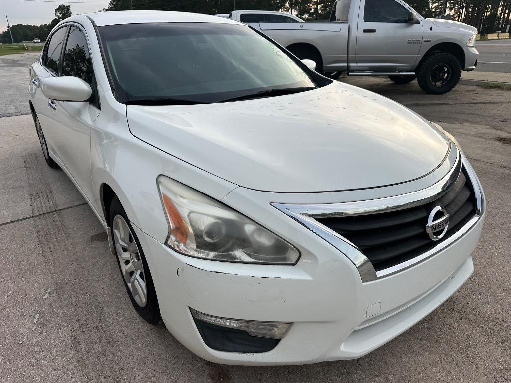 2015 Nissan Altima - $5,900
