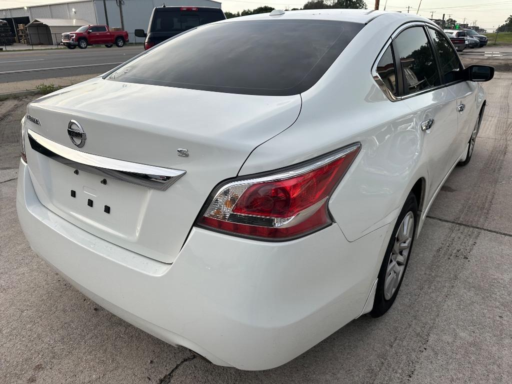2015 Nissan Altima - $5,900