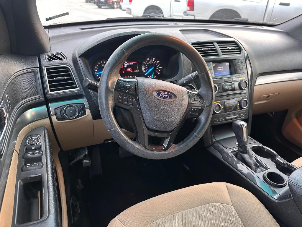 2017 Ford Explorer - $6,900