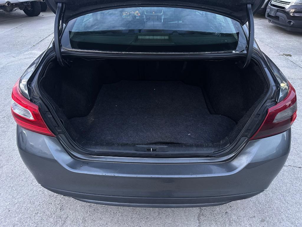 2018 Nissan Altima - $5,900