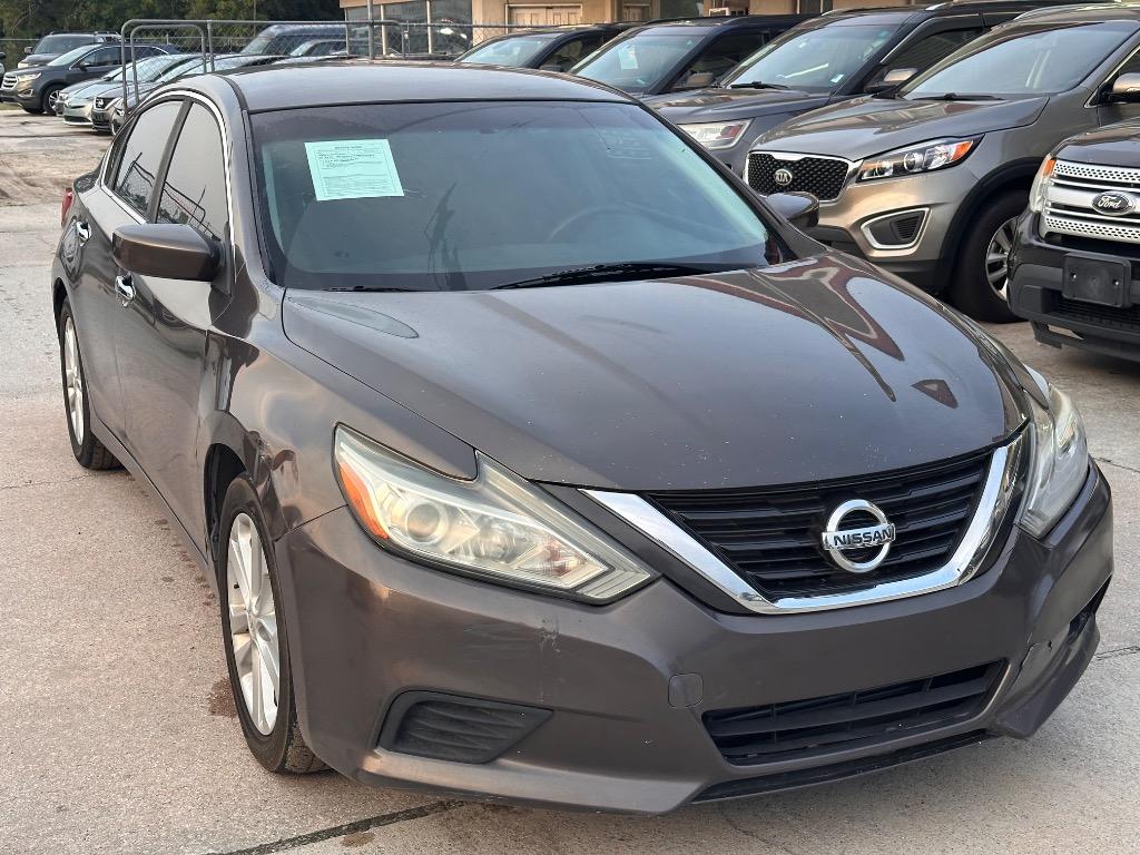 2016 Nissan Altima - $4,900