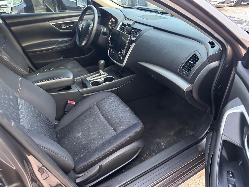 2016 Nissan Altima - $4,900