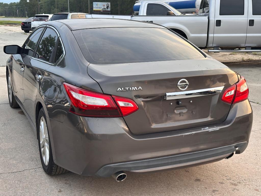 2016 Nissan Altima - $4,900