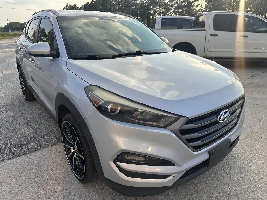 2016 Hyundai Tucson - $5,900