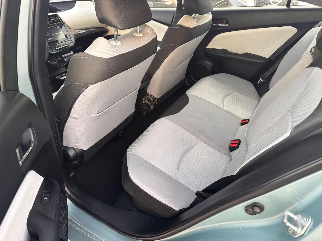 2016 Toyota Prius - $9,900