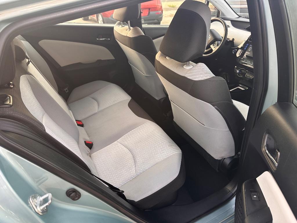 2016 Toyota Prius - $9,900
