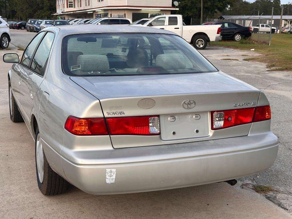 2001 Toyota Camry - $3,900
