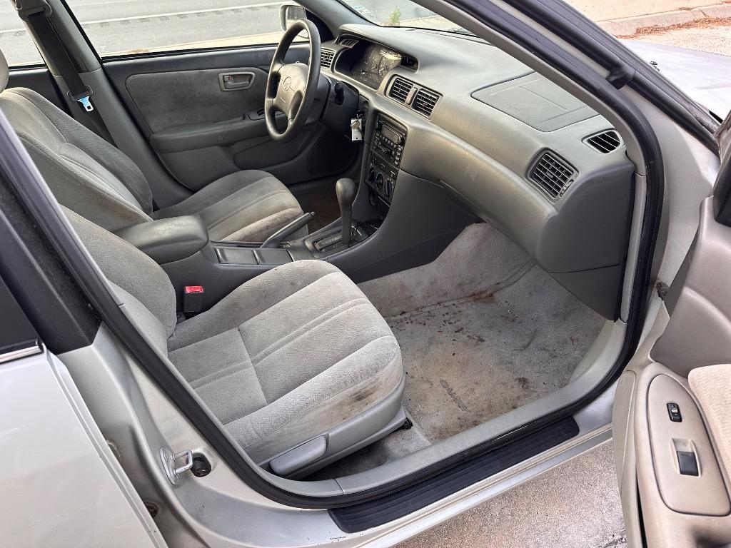 2001 Toyota Camry - $3,900