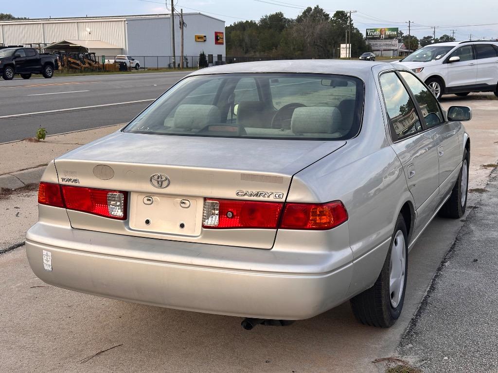 2001 Toyota Camry - $3,900