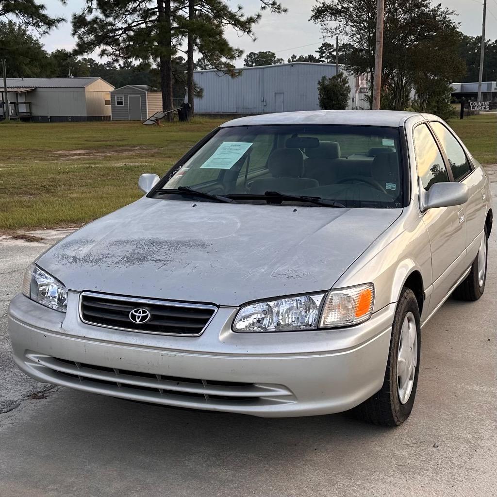 2001 Toyota Camry - $3,900