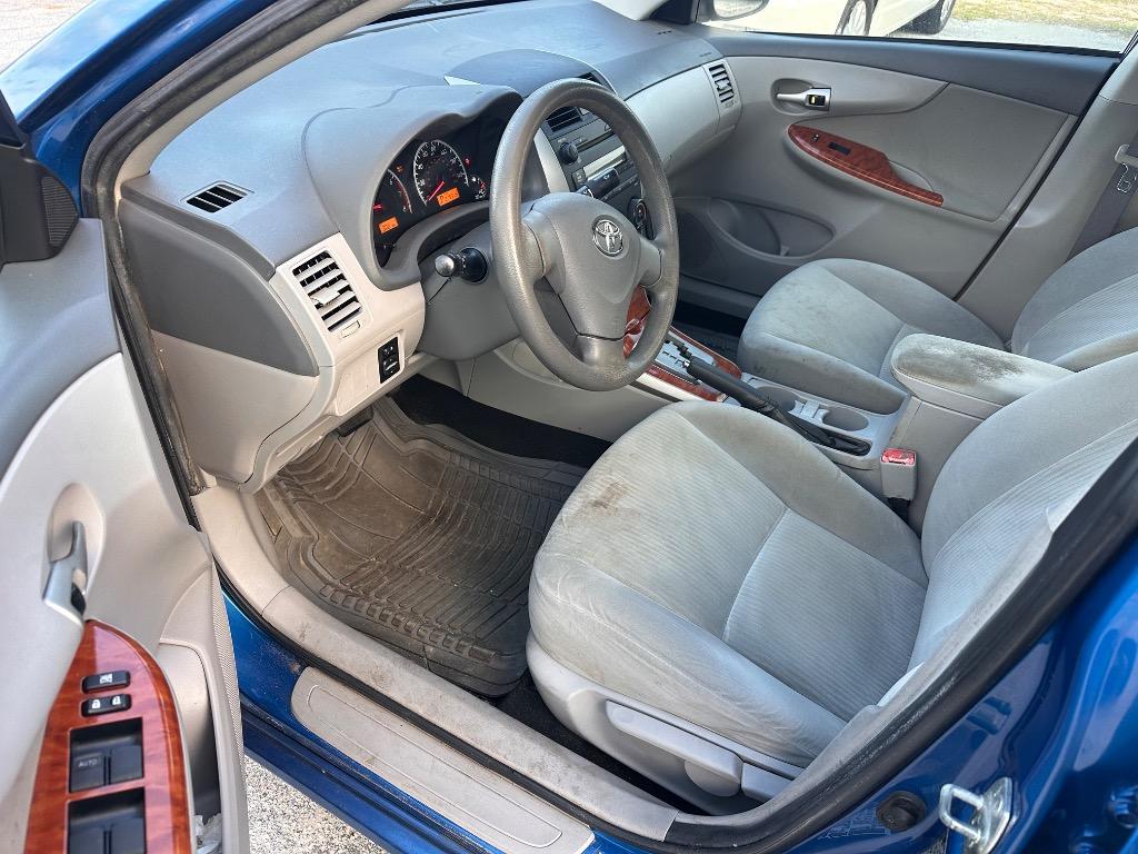 2009 Toyota Corolla - $3,900