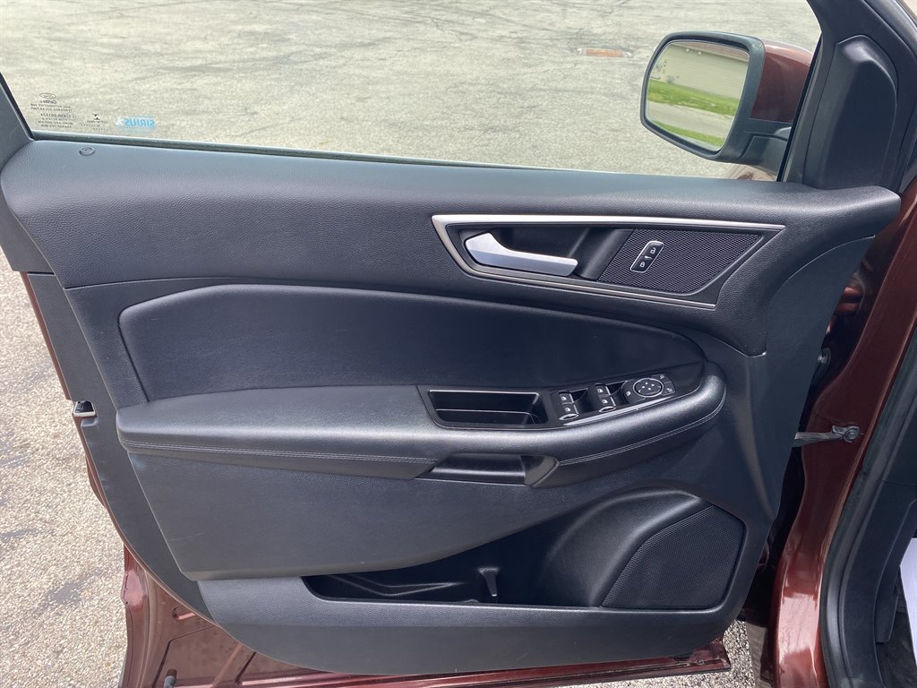 2016 Ford Edge