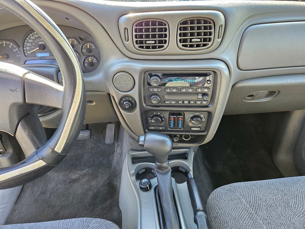 2004 Chevrolet SLX LS photo