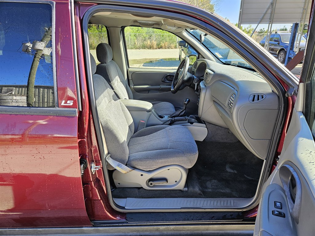 2004 Chevrolet SLX LS photo