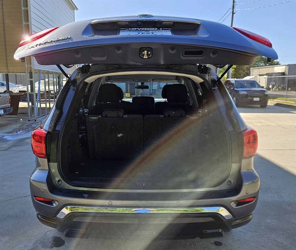 2019 Nissan Pathfinder S photo