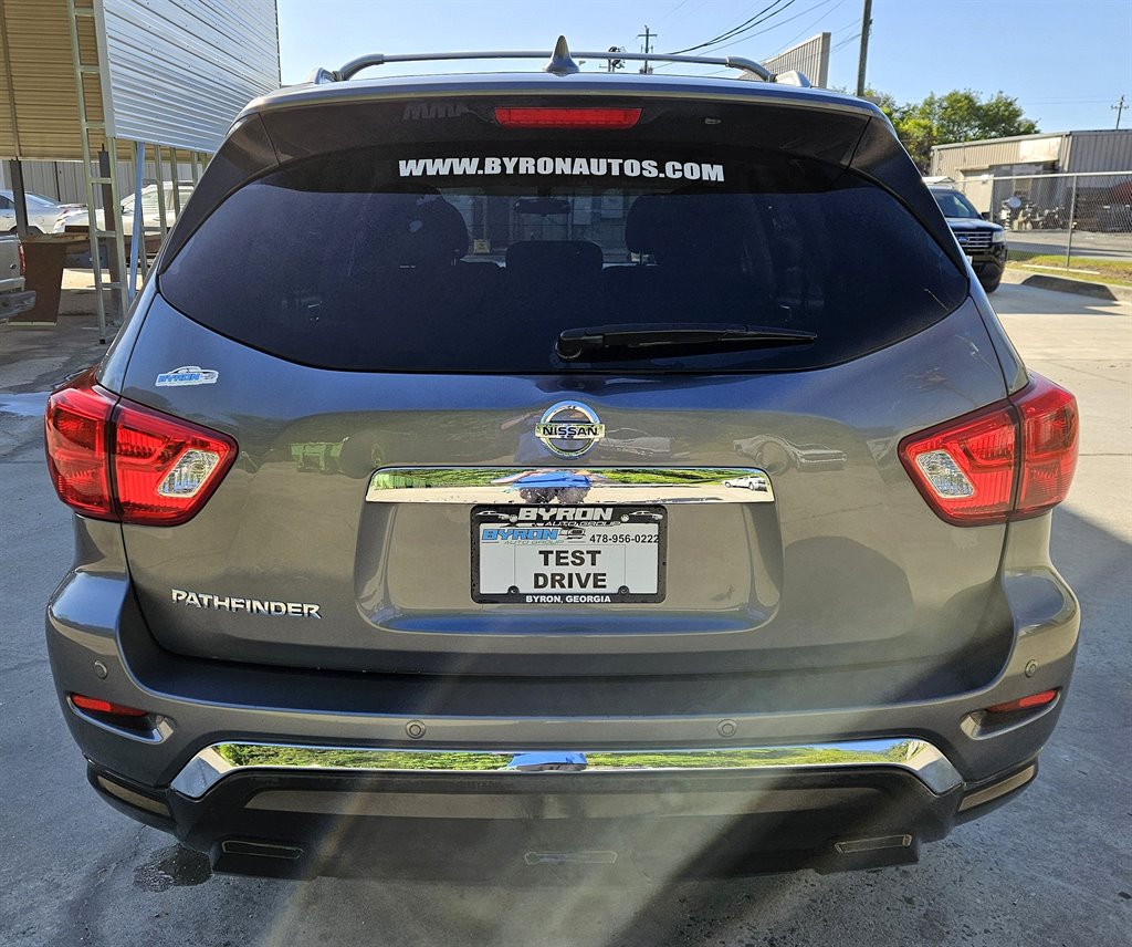 2019 Nissan Pathfinder S photo