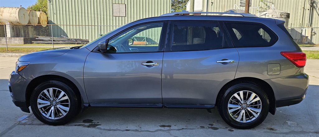 2019 Nissan Pathfinder S photo
