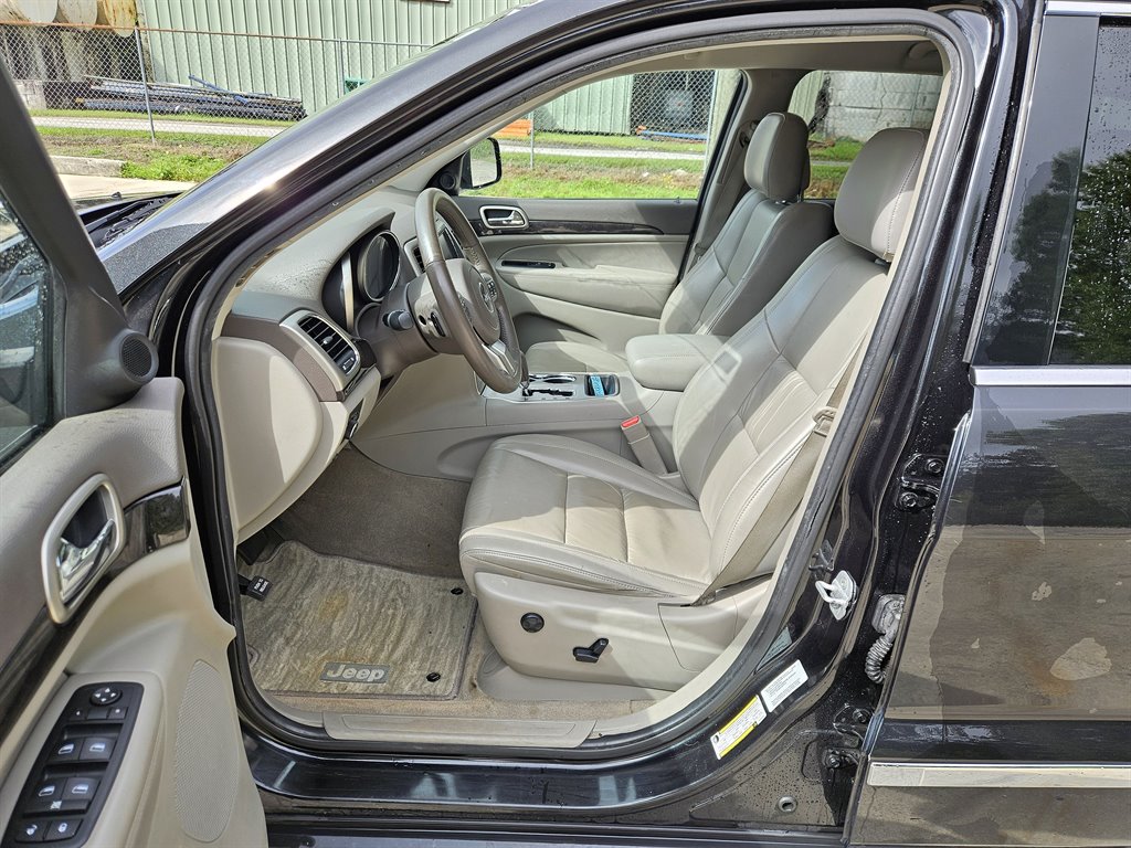 2011 Jeep Grand Cherokee Laredo photo