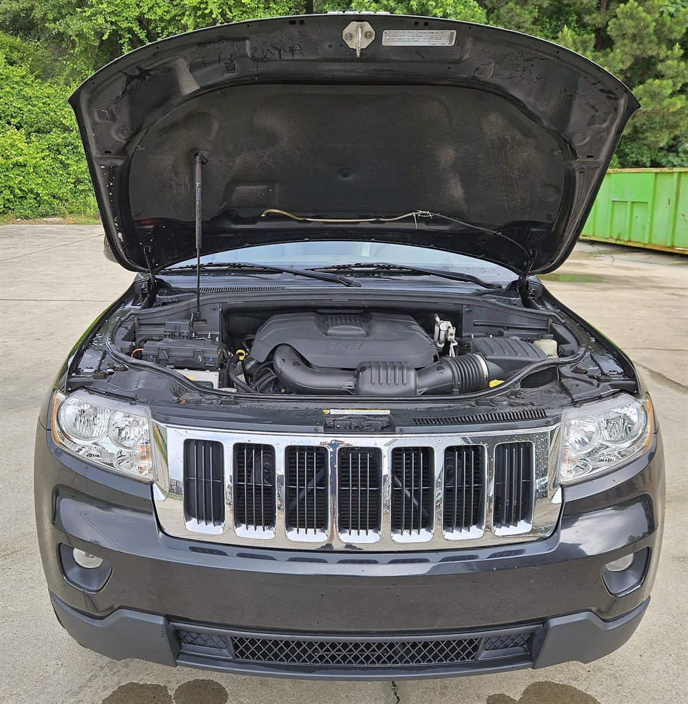 2011 Jeep Grand Cherokee Laredo photo