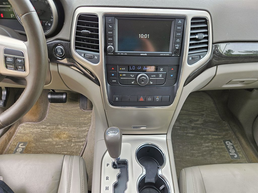2011 Jeep Grand Cherokee Laredo photo