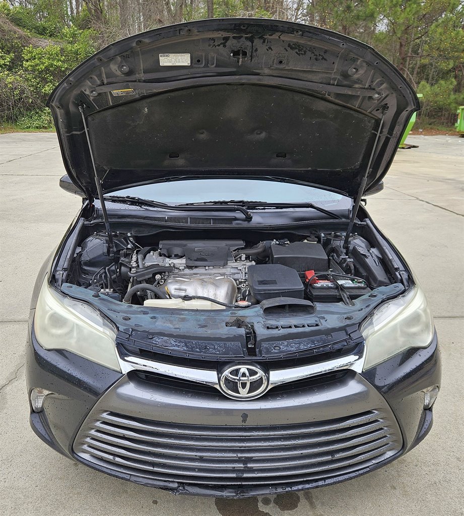 2016 Toyota Camry LE photo