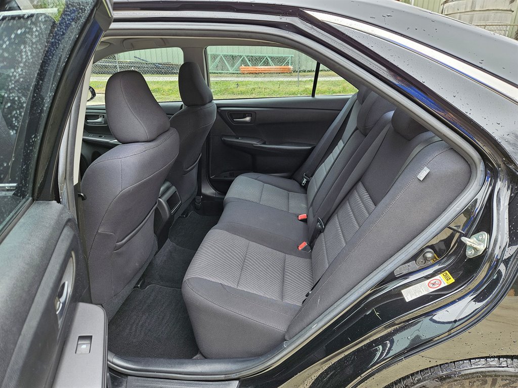 2016 Toyota Camry LE photo