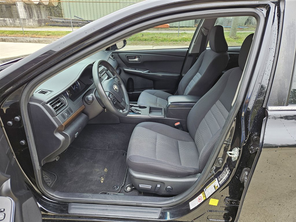 2016 Toyota Camry LE photo