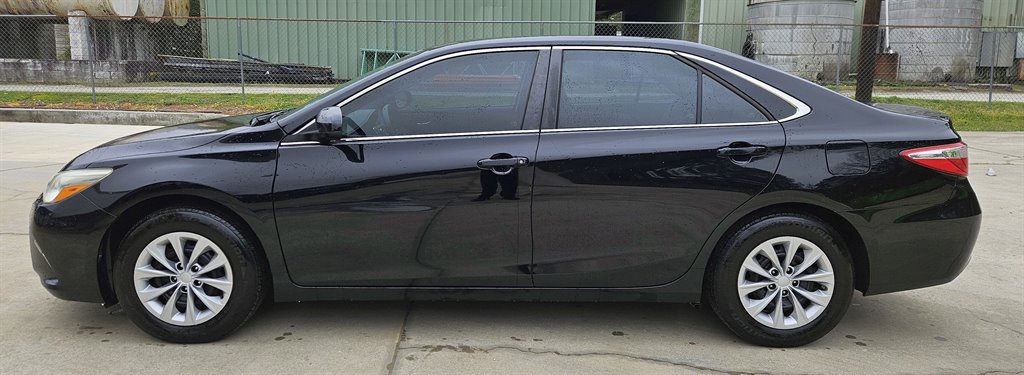 2016 Toyota Camry LE photo