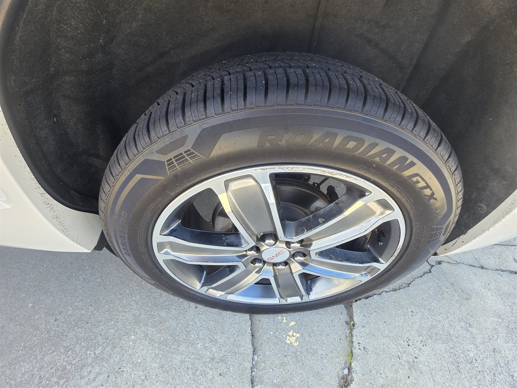 2018 GMC Acadia - $10,900