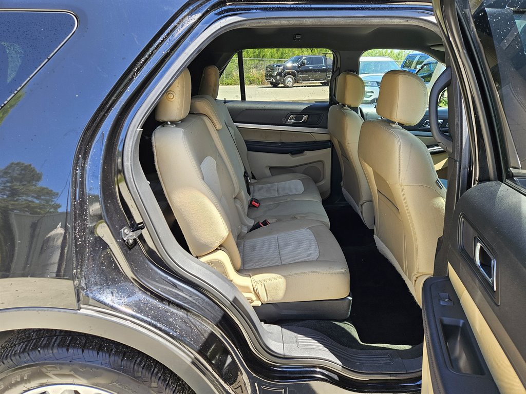 2017 Ford Explorer photo